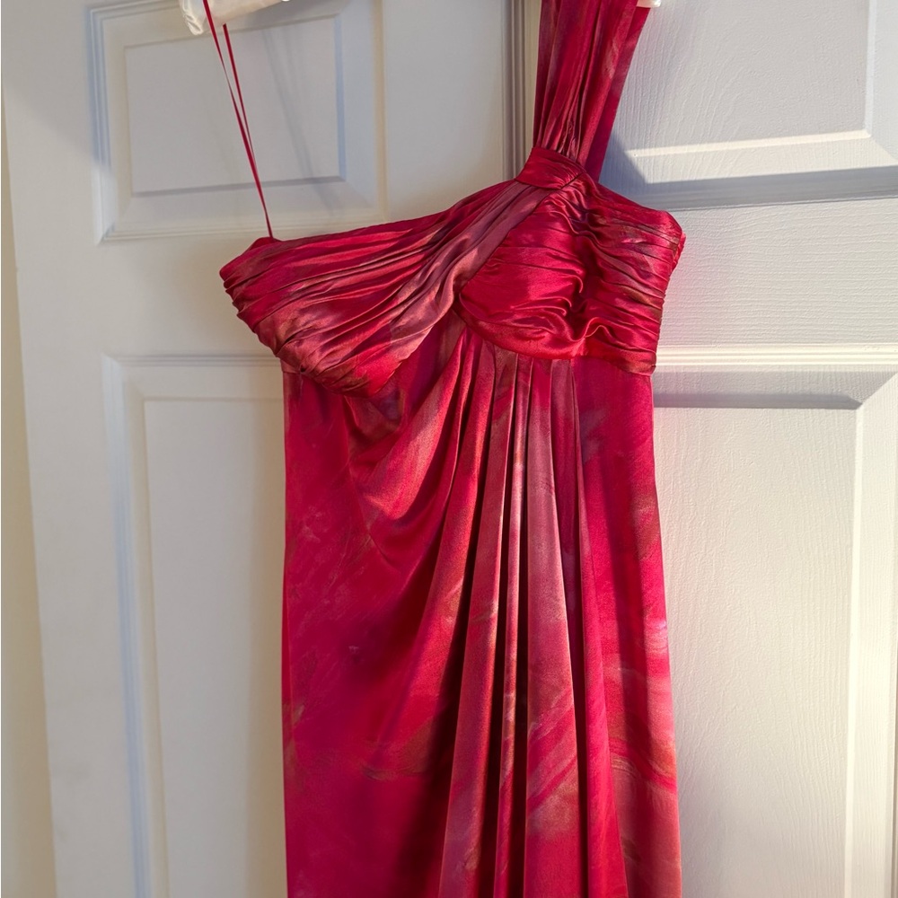 Elegant Pink One-Shoulder Evening gown